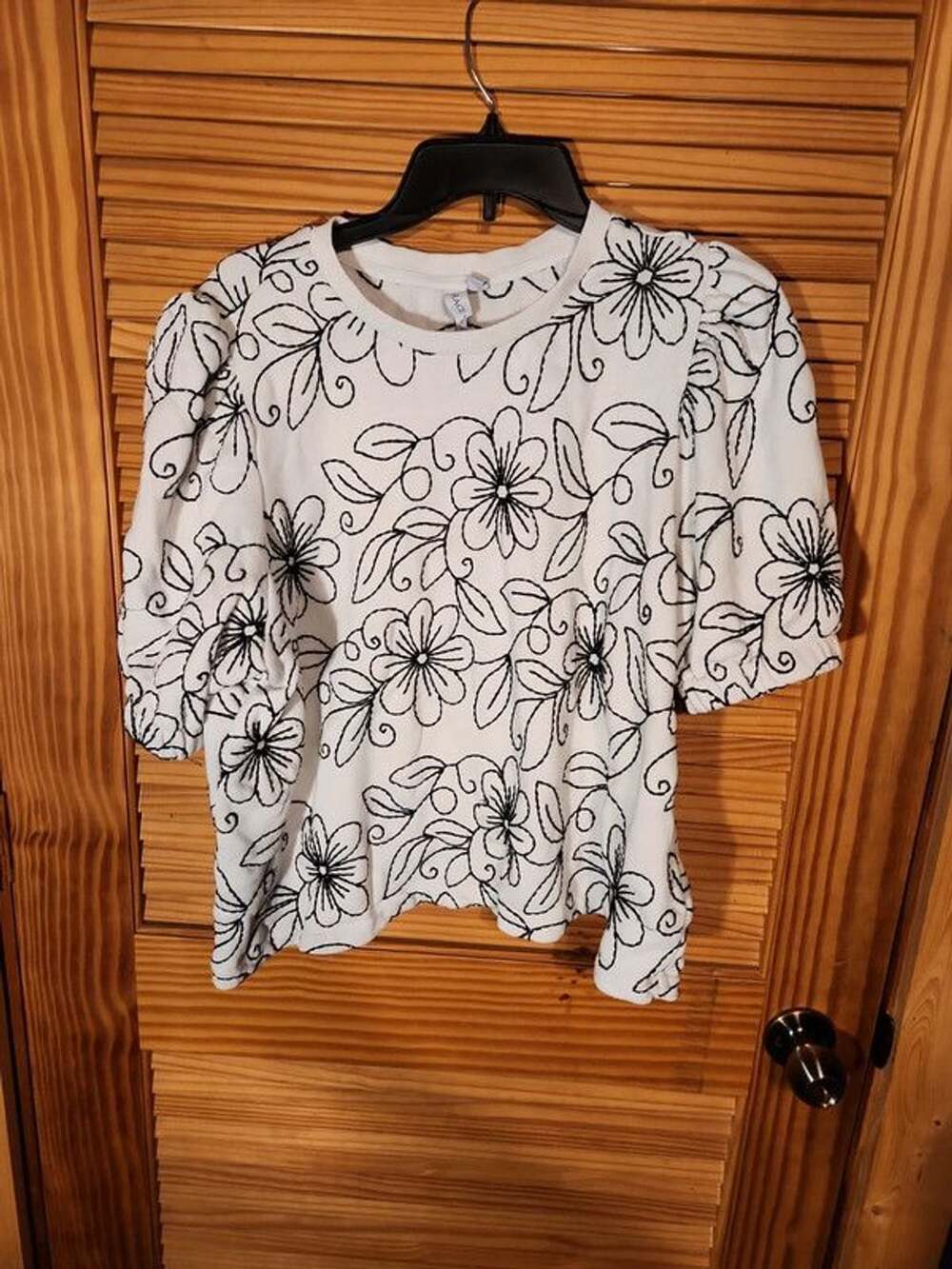 Grace & Karma White & Black Floral Embroidered Puff Sleeve Sweatshirt Sweater